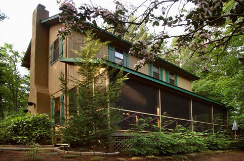 AVAILABLE IN JUNE, 2003 - Cottontail Cottage in the Woods!
